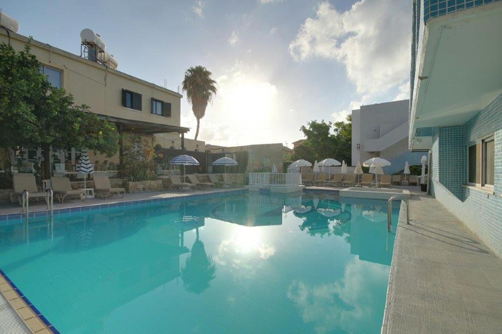 Nereus Hotel Paphos Luaran gambar